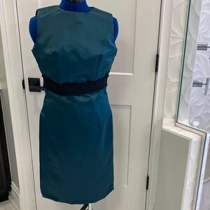 Elegant Forest Green Sleeveless Dress